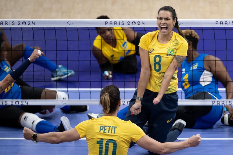 Brasil largou bem ao derrotar Ruanda por 3 sets a 0