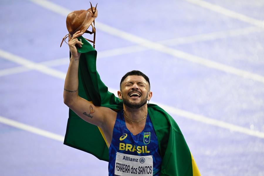 Petr&uacute;cio se tornou tricampe&atilde;o paral&iacute;mpico na prova dos 100m