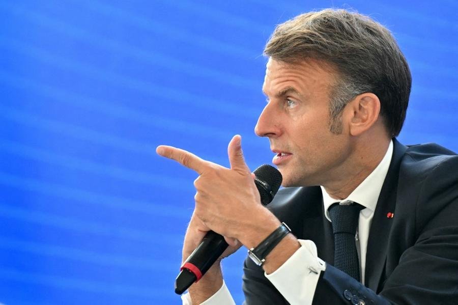 Partido quer destitui&ccedil;&atilde;o de Macron