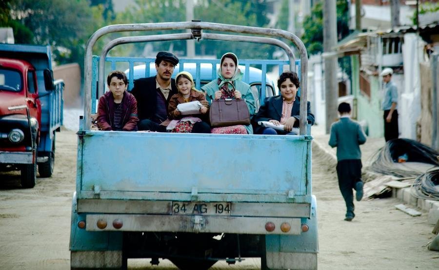Filme &lsquo;Almanya &ndash; Willkommen in Deutschland&rsquo; acompanha uma fam&iacute;lia turca de imigrantes
