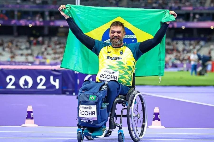 Andr&eacute; Rocha conquistou o bronze no lan&ccedil;amento de disco