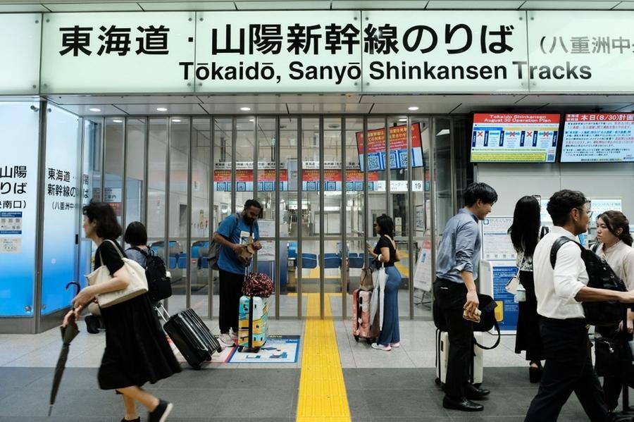 Popula&ccedil;&atilde;o do Jap&atilde;o convive com forte calor