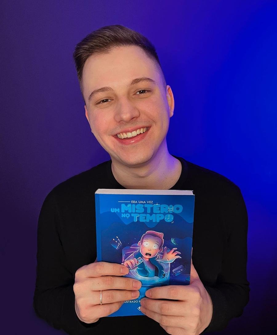 Matheus Jucinsky &eacute; o autor de &ldquo;Era Uma Vez Um Mist&eacute;rio no Tempo&rdquo;.