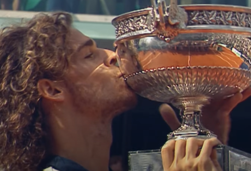 A s&eacute;rie documental "Guga por Kuerten" vai entrar no cat&aacute;logo da Disney+.