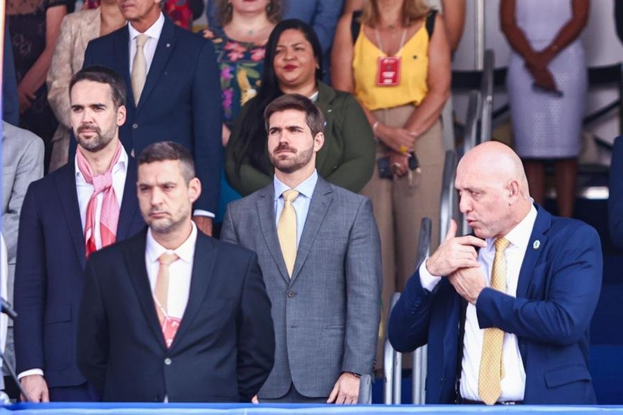 Leite e marido, Thalis Bolzan, acompanharam a cerim&ocirc;nia