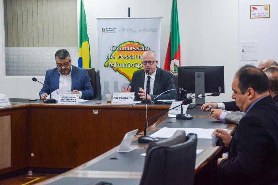A dragagem e a minera&ccedil;&atilde;o de areia do Gua&iacute;ba tamb&eacute;m foram destacadas