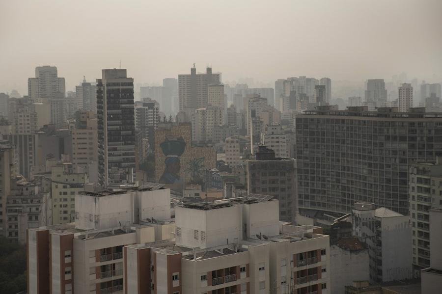 Fuma&ccedil;a toma conta de S&atilde;o Paulo