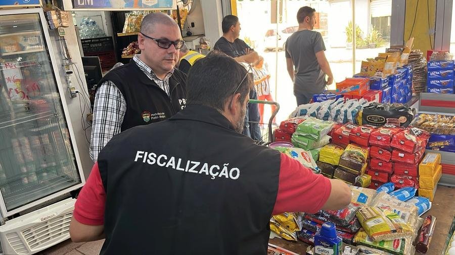 A&ccedil;&atilde;o foi uma parceria entre Procon Secretaria Municipal de Sa&uacute;de (SMS) e a 14&ordf; Delegacia de Pol&iacute;cia Civil.
