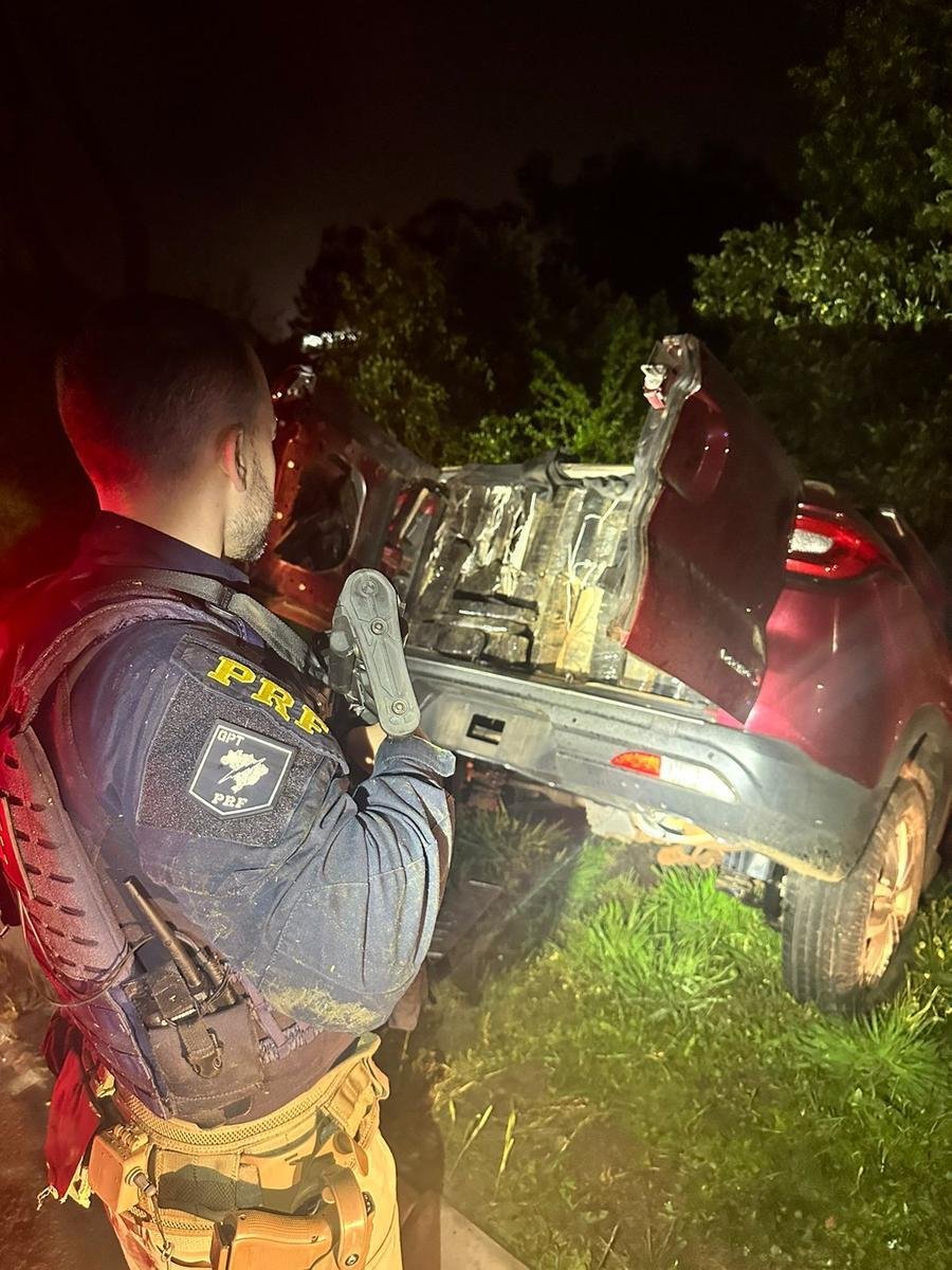 Motorista caiu em barranco ao tentar fugir da PRF
