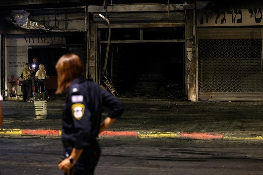 Pol&iacute;cia anunciou a abertura de uma investiga&ccedil;&atilde;o sobre "a explos&atilde;o (de um) carro (...) aparentemente devido a um acerto de contas entre criminosos &aacute;rabes"
