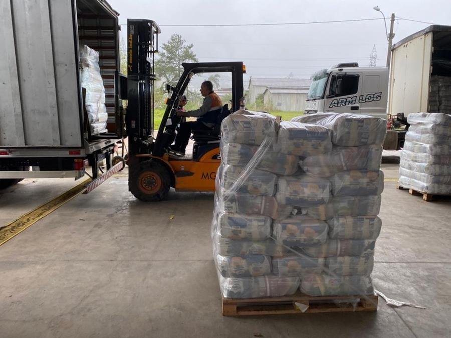 Primeiro ciclo distribuir&aacute; 24.512 cestas b&aacute;sicas ou kits de alimentos