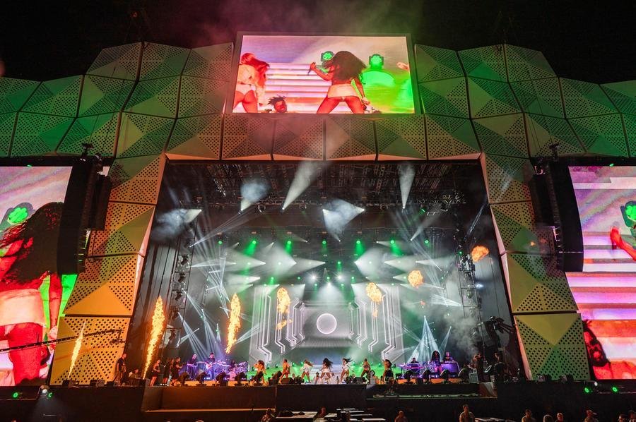 Os shows do primeiro dia contaram com a destaques como a apresenta&ccedil;&atilde;o ic&ocirc;nica de Ludmilla na Cidade do Rock