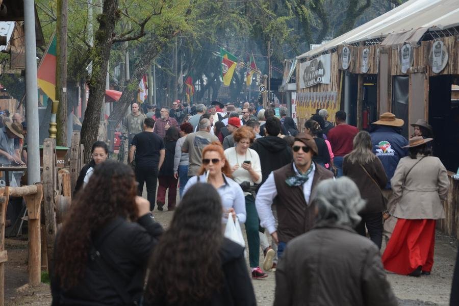 Semana Farroupilha come&ccedil;a com tempo favor&aacute;vel, mas depois cen&aacute;rio muda