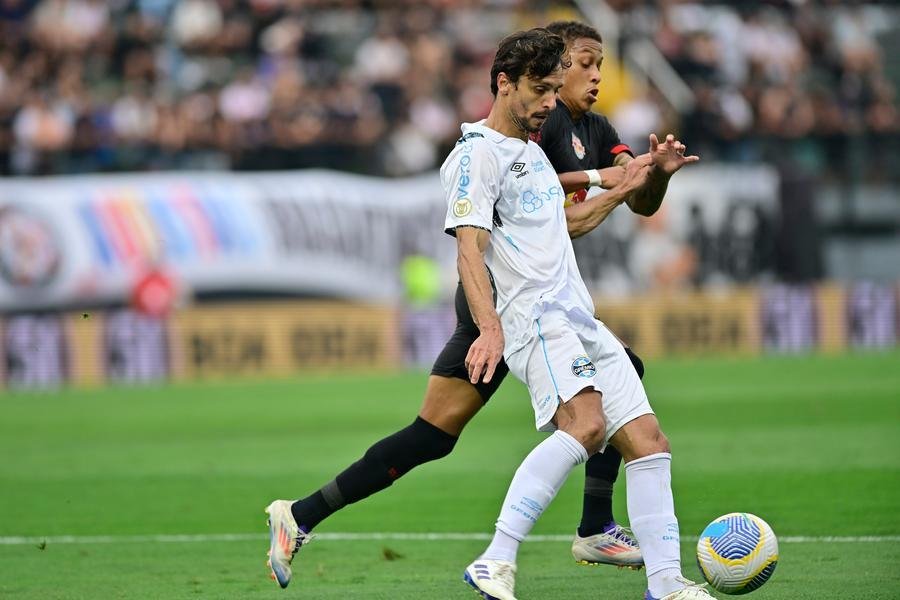 Erros de Rodrigo Caio e Reinaldo marcaram o empate tricolor