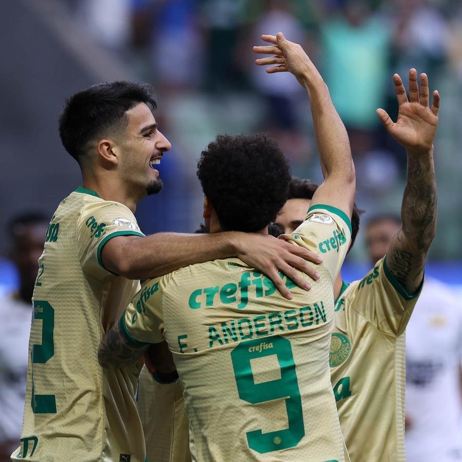A dist&acirc;ncia para o Botafogo, primeiro colocado, agora &eacute; de tr&ecirc;s pontos