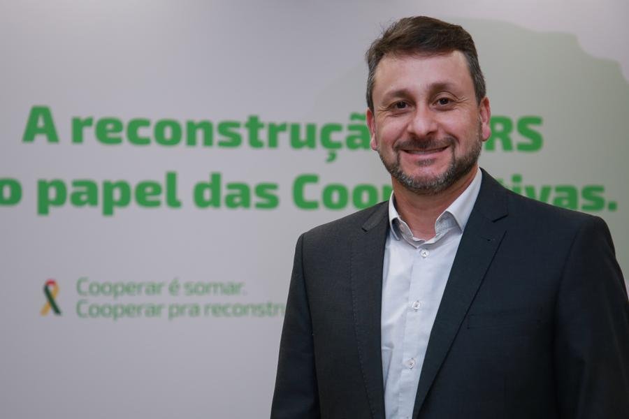 Apoio aos associados n&atilde;o parou mesmo com impactos em 89 ag&ecirc;ncias, ressaltou o diretor-executivo da Central Sicredi Sul/Sudeste, Leandro Gindri de Lima.
