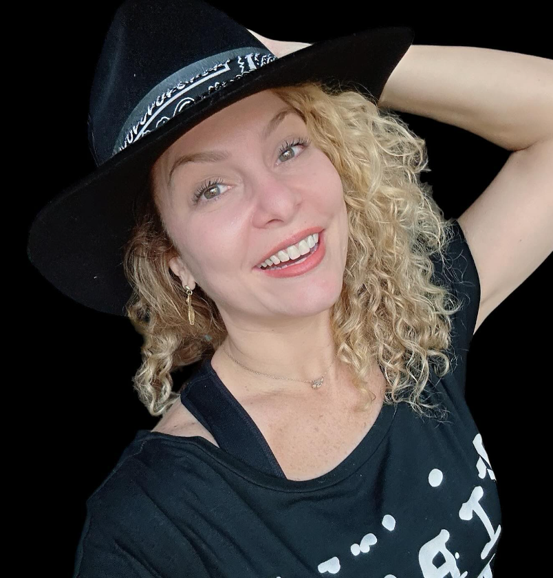A ex-paquita B&aacute;rbara Borges publicou um longo desabafo em seu perfil no Instagram.