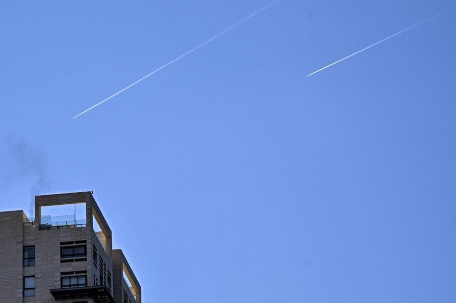 Avi&otilde;es israelenses sobrevoam Beirute