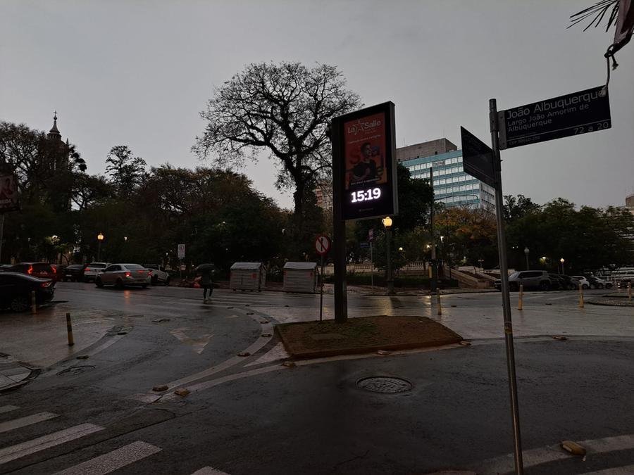 A Defesa Civil manteve o alerta de chuva intensa na regi&atilde;o