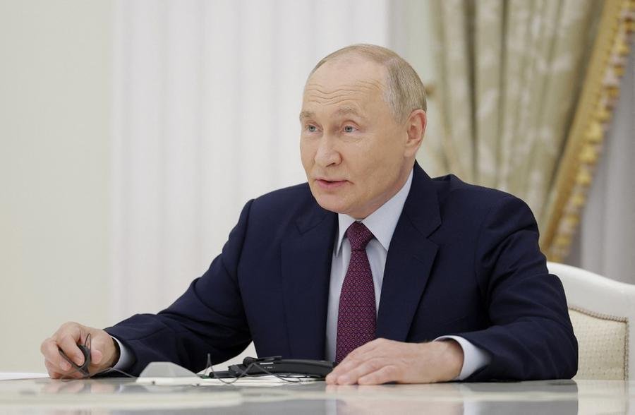 Putin prop&ocirc;s modificar a doutrina do seu pa&iacute;s sobre o uso de armas nucleares