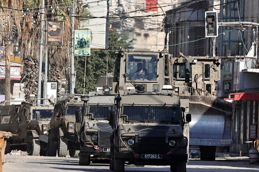 Ex&eacute;rcito de Israel est&aacute; mobilizando oficiais da reserva e transferindo soldados de Gaza para a fronteira norte