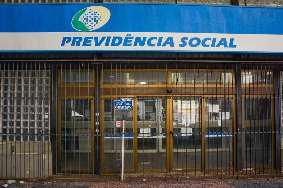 Instituto deve adotar medidas para melhorar comunica&ccedil;&atilde;o eletr&ocirc;nica com aposentados