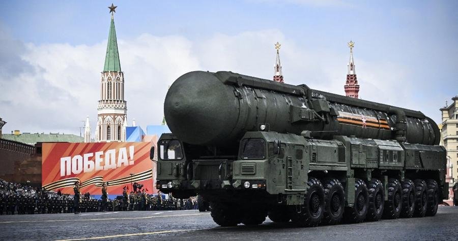 Proposta permitiria a Moscou responder com armas nucleares contra Estados n&atilde;o nucleares que recebam apoio de pot&ecirc;ncias nucleares