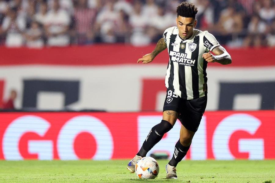 Igor Jesus, centroavante do l&iacute;der Botafogo, foi convocado para a Sele&ccedil;&atilde;o Brasileira