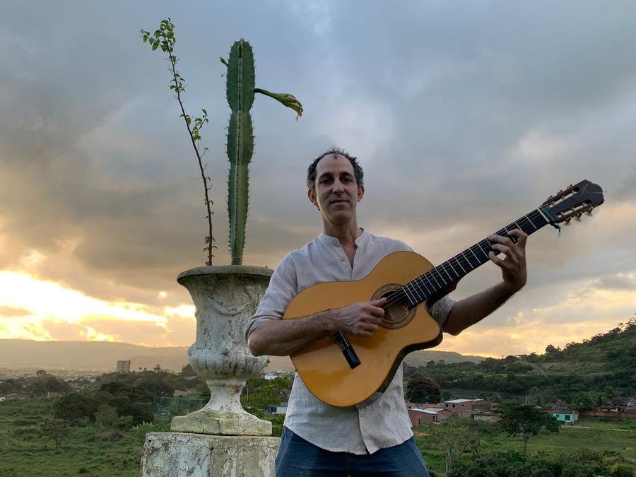 M&uacute;sico Carlos Hahn lan&ccedil;a single