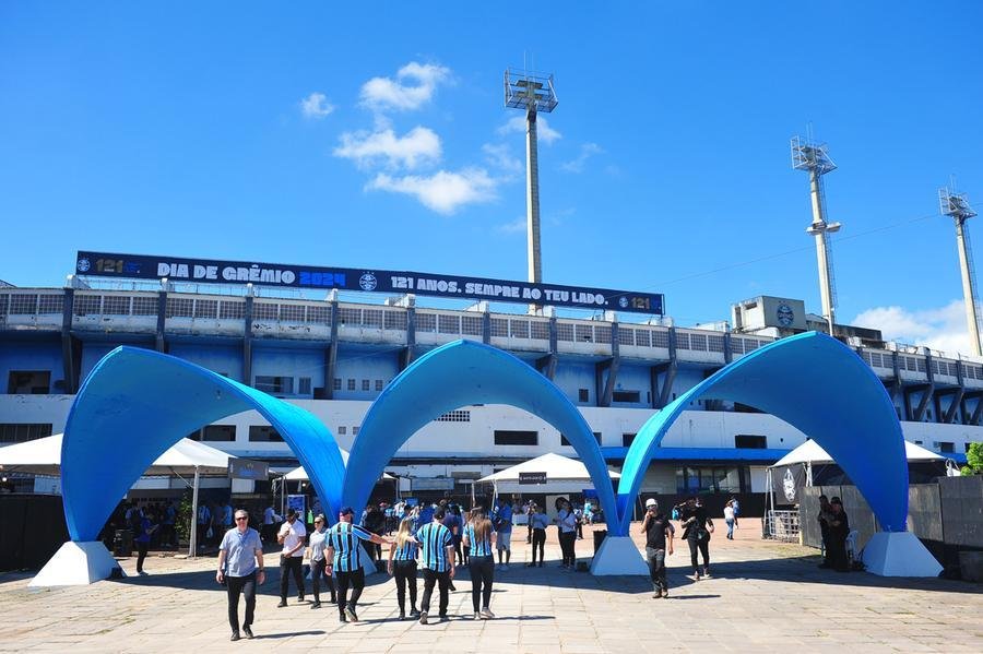 Os 121 anos do Gr&ecirc;mio foram comemorados no Ol&iacute;mpico neste s&aacute;bado