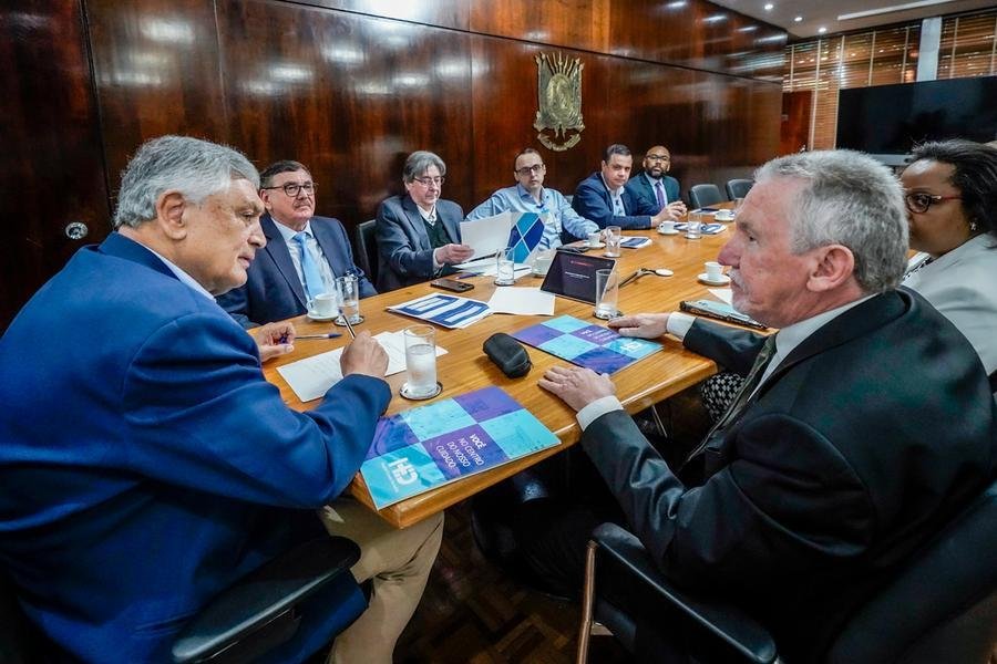 Reuni&atilde;o faz parte de s&eacute;rie de encontros entre IPE Sa&uacute;de, hospitais, Fehosul e Federa&ccedil;&atilde;o RS