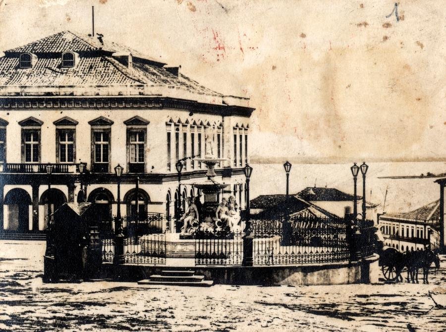 Chafariz na Praça Matriz entre 1866 e 1911