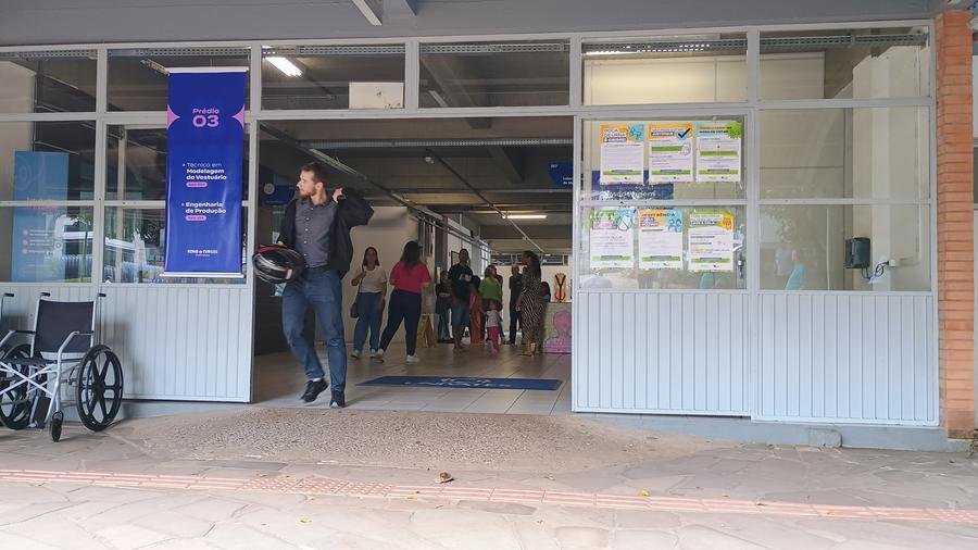 Pr&eacute;dio 3 da Univates recebe os eleitores do Castelinho