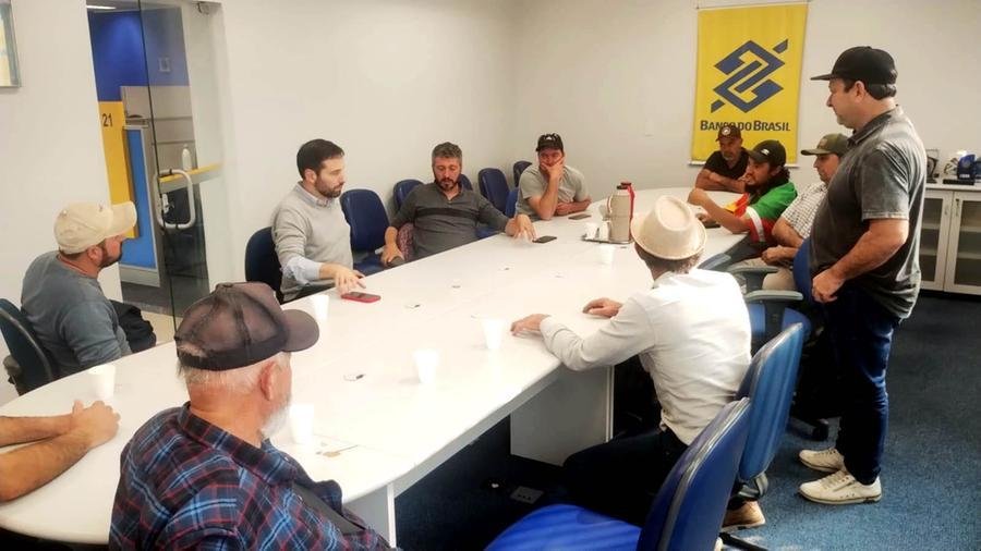 Movimento informa que haveria 60 mil opera&ccedil;&otilde;es vencendo no Banco do Brasil no dia 15, sem solu&ccedil;&atilde;o prevista
