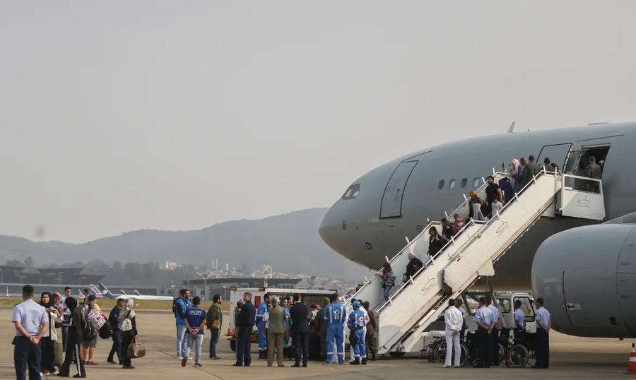 Avi&atilde;o far&aacute; escala em Lisboa para reabastecimento