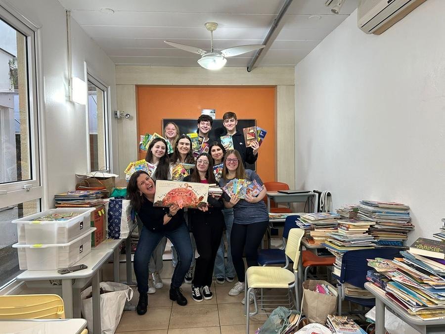 Associa&ccedil;&atilde;o Viva e Deixe Viver, ONG que h&aacute; 27 anos atua com a conta&ccedil;&atilde;o de hist&oacute;rias para crian&ccedil;as e adolescentes em escolas e hospitaiS