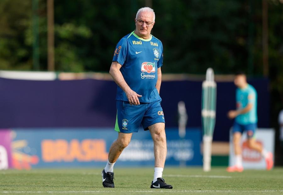 Dorival soma quatro vit&oacute;rias, cinco empates e um rev&eacute;s, com 14 gols marcados e nove sofridos