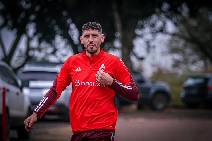 Rogel &eacute; um dos tr&ecirc;s jogadores que est&atilde;o lesionados, com chances de refor&ccedil;ar o time no cl&aacute;ssico