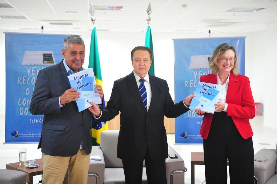 Candidatos &agrave; prefeitura de Porto Alegre se reuniram com o presidente do TRE-RS, Voltaire de Lima Moraes