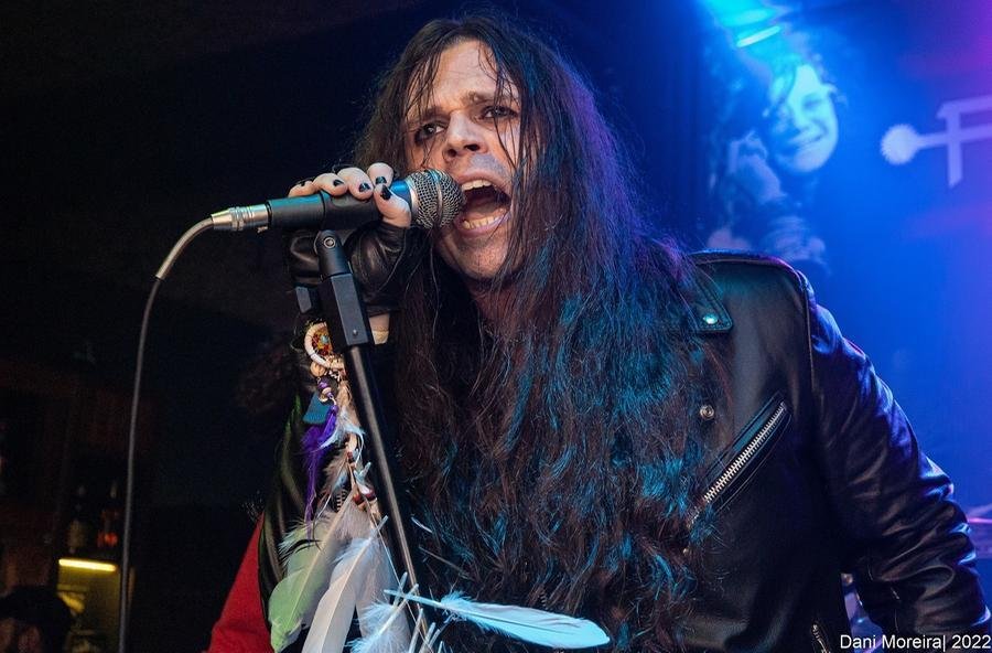 Com mais de 20 anos de m&uacute;sica, Lauer tamb&eacute;m &eacute; vocalista da banda Gueppardo