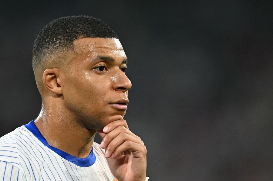 Advogada diz que Mbapp&eacute; s&oacute; dar&aacute; explica&ccedil;&otilde;es &agrave; justi&ccedil;a