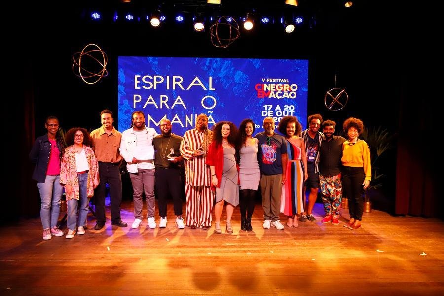 Premiados, curadores e equipe do Festival Cinema Negro em A&ccedil;&atilde;o