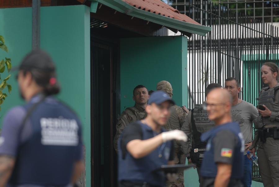 Movimenta&ccedil;&atilde;o policial durante ap&oacute;s c&aacute;rcere privado no bairro Ouro Branco