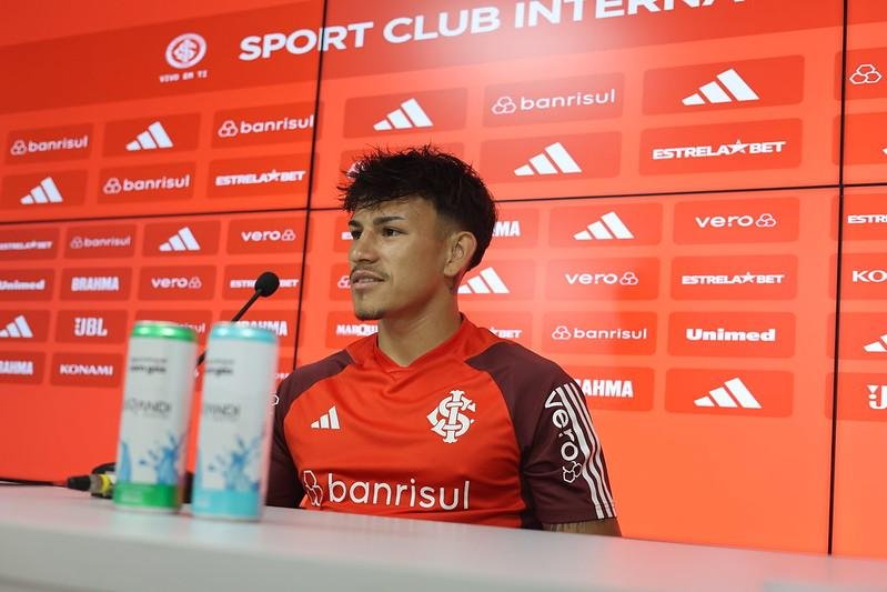 Bernabei festeja o momento e quer ficar no Inter