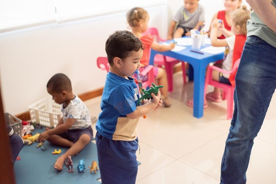 Programa contar&aacute; com oficinas para 14 fam&iacute;lias de crian&ccedil;as entre 2 e 3 anos das escolas de educa&ccedil;&atilde;o infantil Cantinho da Alegria e Tia Romana
