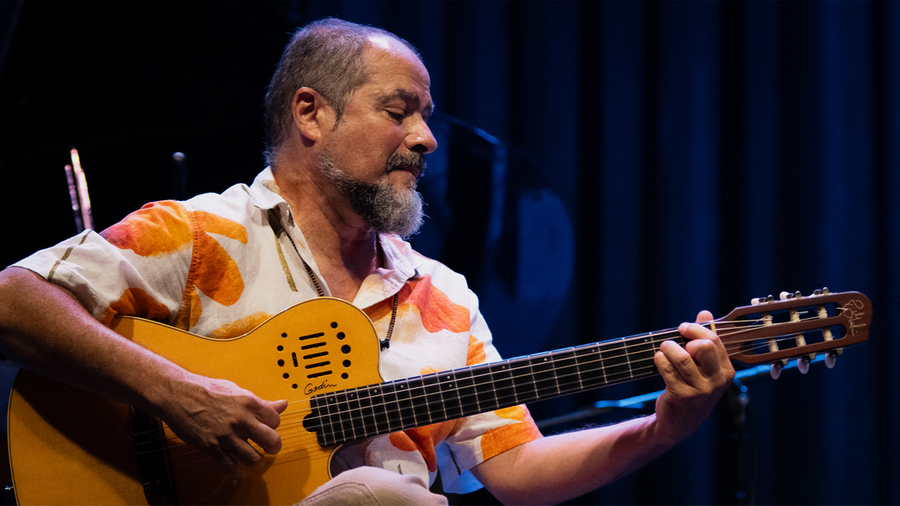 James &eacute; vencedor de quatro pr&ecirc;mios A&ccedil;orianos de M&uacute;sica