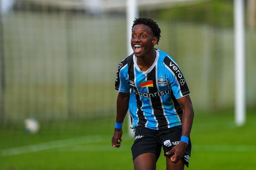 Gabriel Mec comemora gol na Copa do Brasil Sub-20