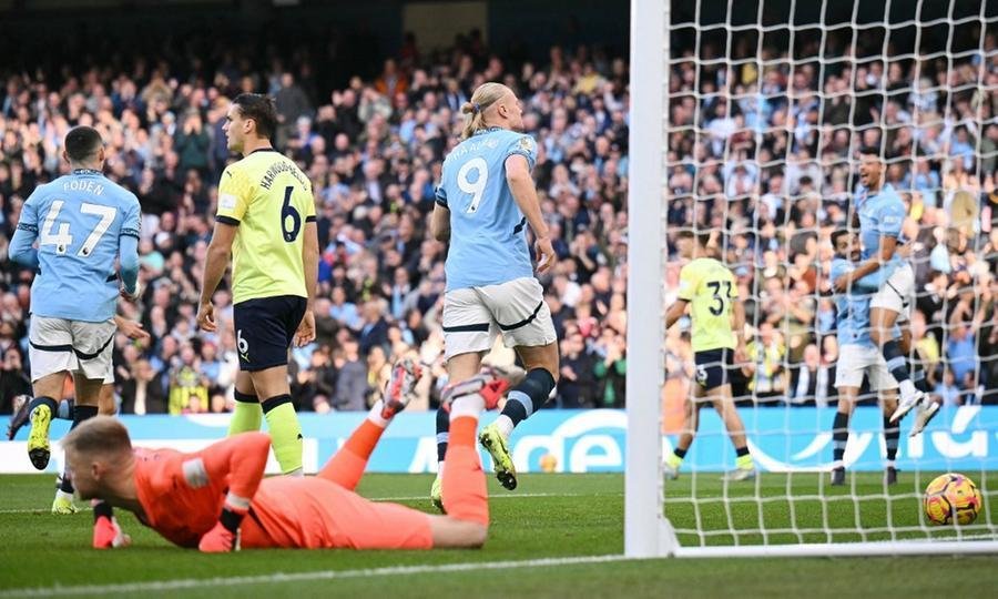 Haaland comemora gol da vit&oacute;ria sobre o Southampton