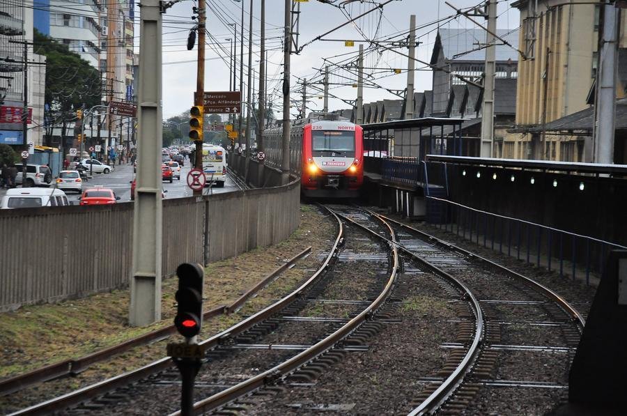 Esta&ccedil;&atilde;o Mercado &eacute; uma das tr&ecirc;s que permanecem inoperantes