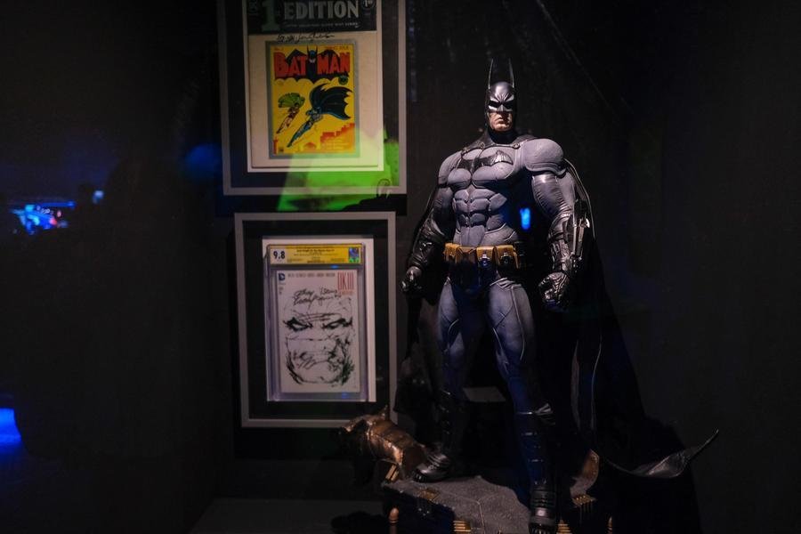 Exposi&ccedil;&atilde;o "Her&oacute;is DC" no Barra Shopping Sul